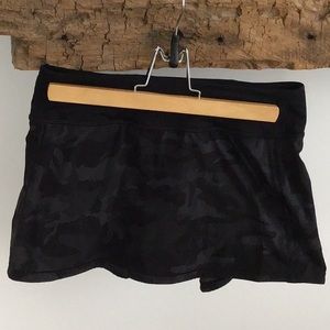 Lululemon camo skirt